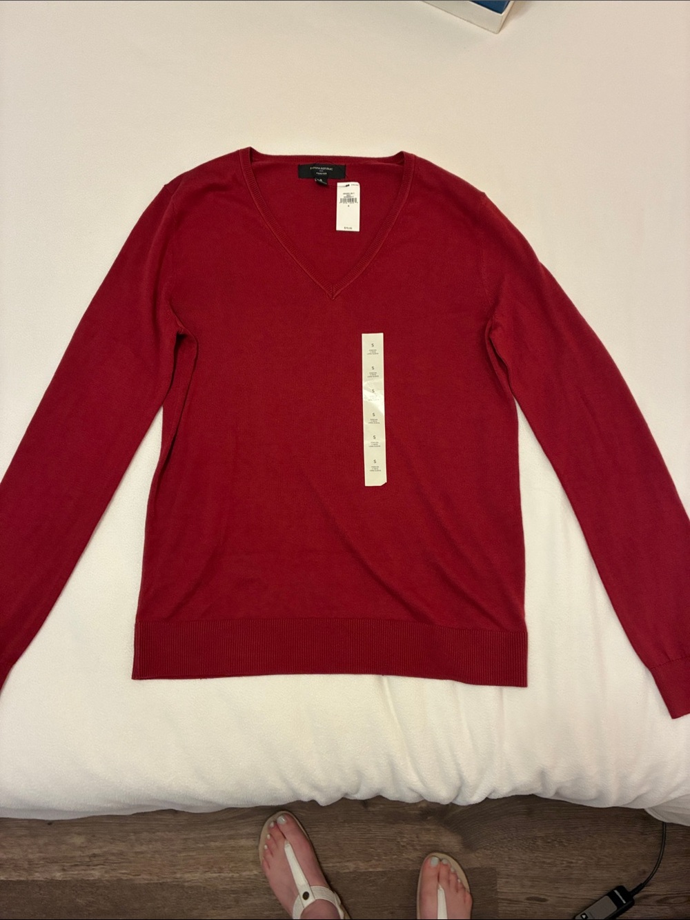Banana Republic Women's V-Neck Sweater in Deep Red